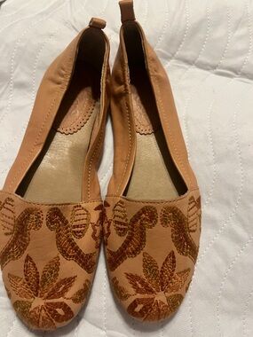 Nude Embroidered Women’s Flats soft leather